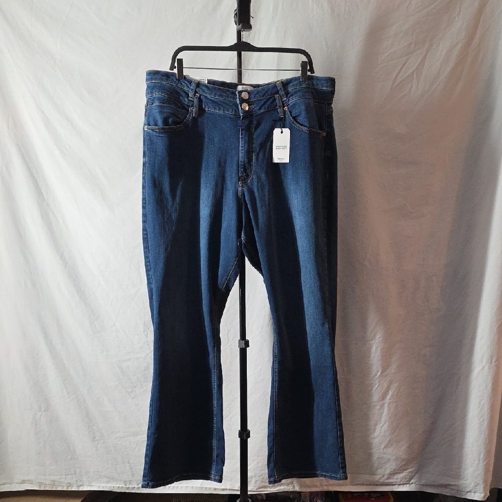 Forever 21+  high rise boot cut Jeans. Size 20. NWT.
